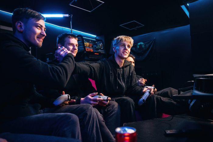 How to Start a Game Truck Business: From Zero to First Booking